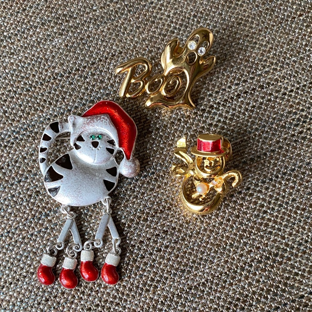 Festive Holiday Brooch Set